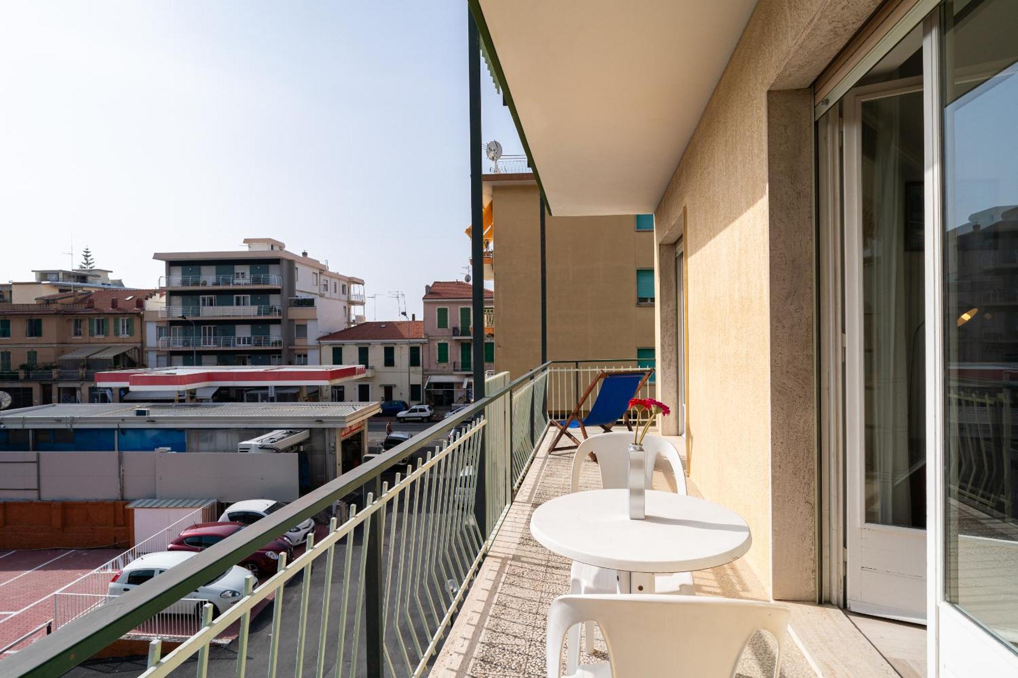 Casa Silvia - Central - Terrace - Wifi Bordighera Exteriör bild